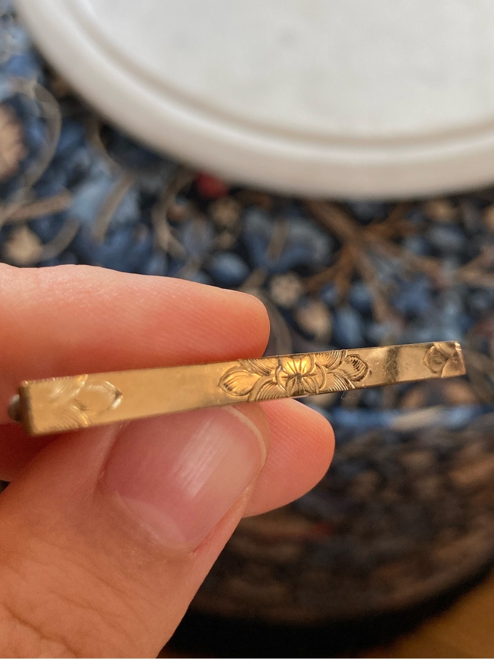Antique Edwardian Gold Top Engraved Floral Bar Brooch - Picture 5 of 12